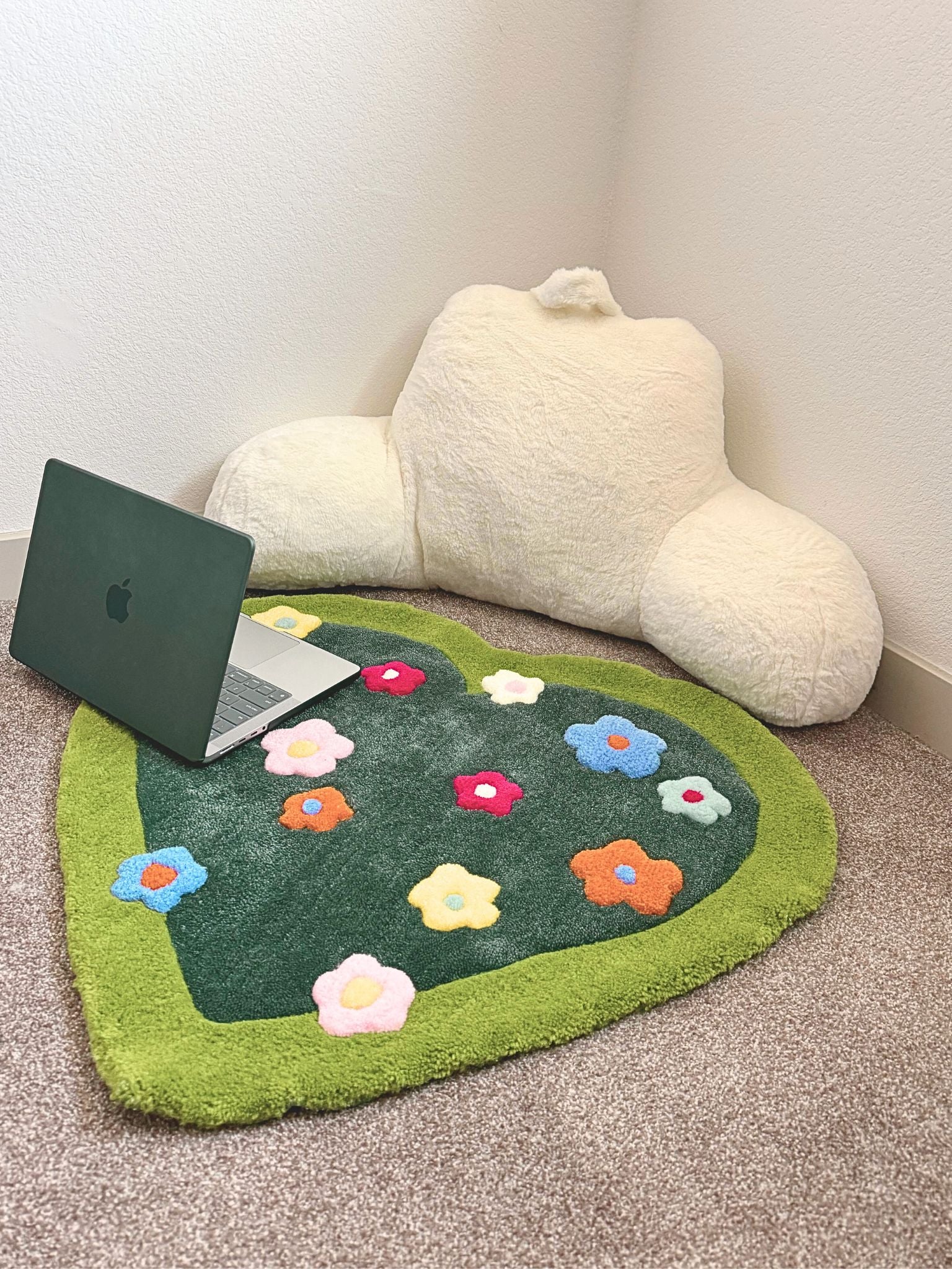 Puʻuwai Handmade Flower Rug