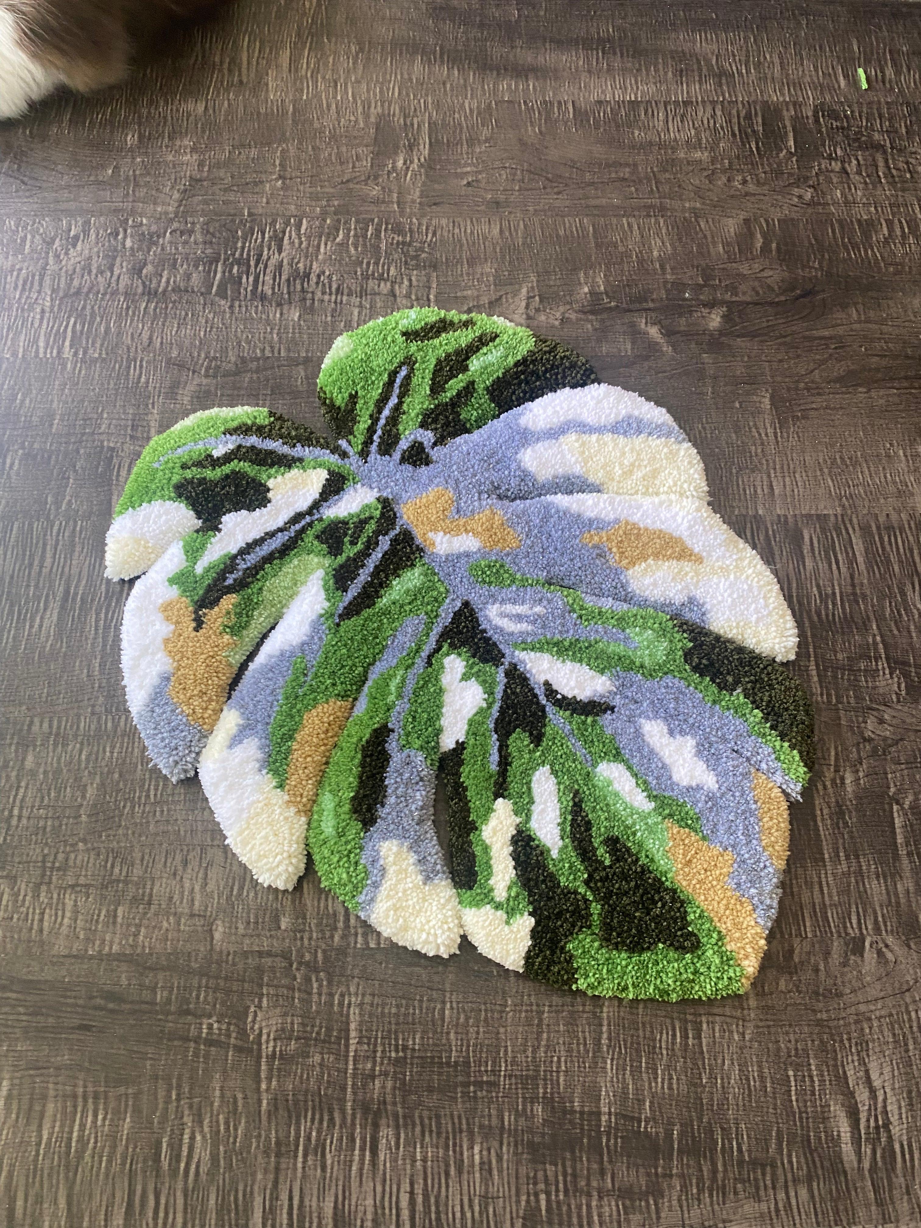 monstera leaf – TuftWonderRug